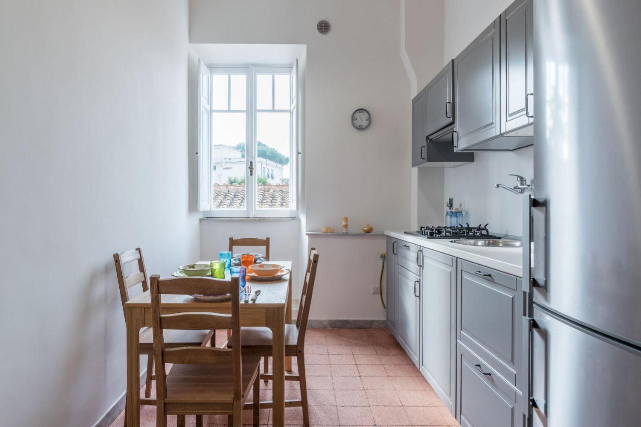 Colosseo & Colle Oppio Cozy Apartment Róma Kültér fotó